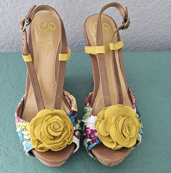 Anthropologie Seychelles Joan Yellow Floral Stacked Wedge Strappy Sandal Size 7 - Picture 2 of 9